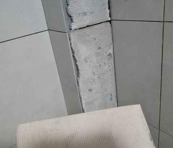 偃师瓷砖空鼓维修公司分享下厨房瓷砖脱落的补救措施。